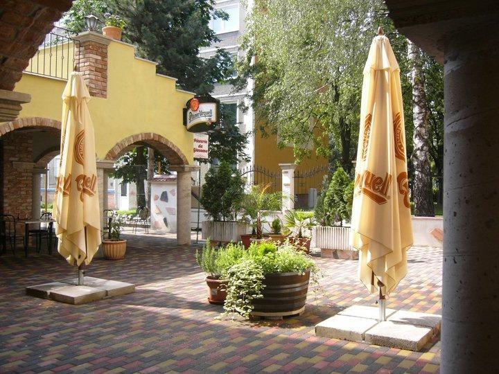 Trenčín Penzion Da Giacomo מראה חיצוני תמונה